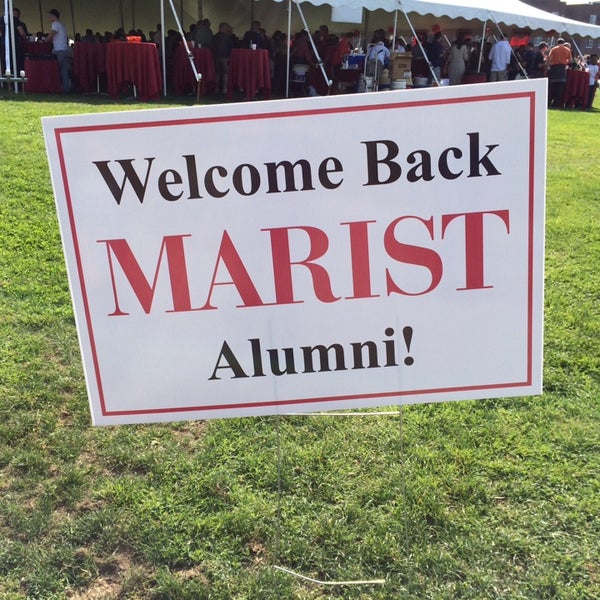 รูปภาพถ่ายที่ Marist College โดย Robert D. เมื่อ 10/5/2013