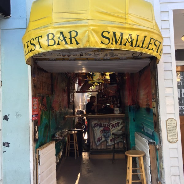 12/14/2017 tarihinde Parthiban S.ziyaretçi tarafından Smallest Bar'de çekilen fotoğraf