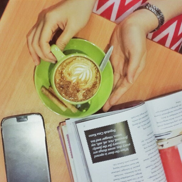 10/6/2014 tarihinde Nina N.ziyaretçi tarafından Threeosix Coffee'de çekilen fotoğraf