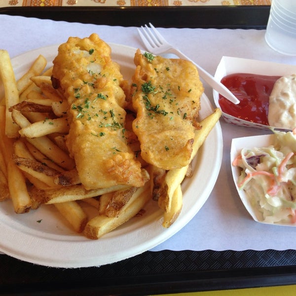 6/19/2013 tarihinde Rey F.ziyaretçi tarafından Fish &amp; Chips of Sausalito'de çekilen fotoğraf