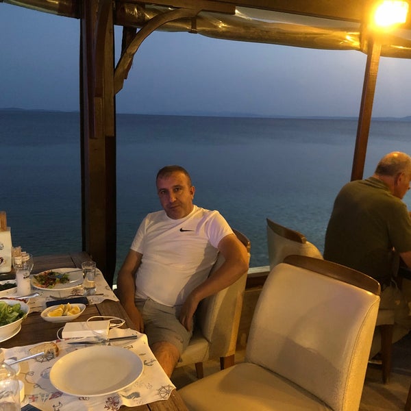 รูปภาพถ่ายที่ Gulet Restaurant โดย Mehmet A. เมื่อ 8/20/2022