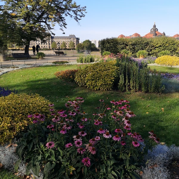 Photos At Bruhlscher Garten Innere Altstadt Dresden Sachsen