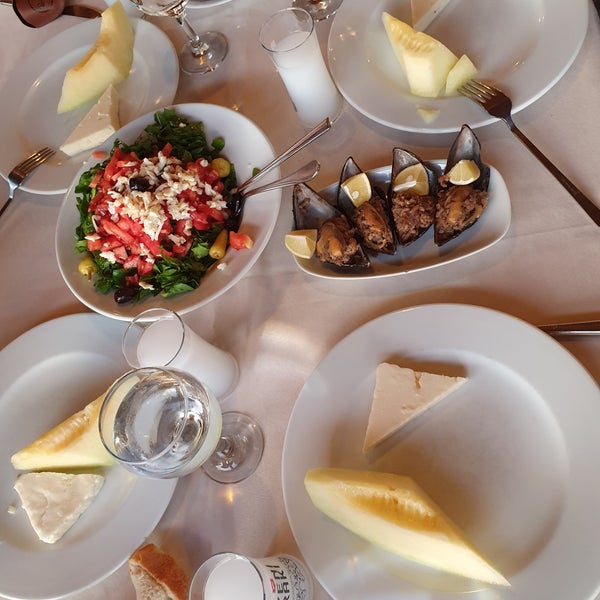 Снимок сделан в Kavak &amp; Doğanay Restaurant пользователем Turan B. 8/30/2019