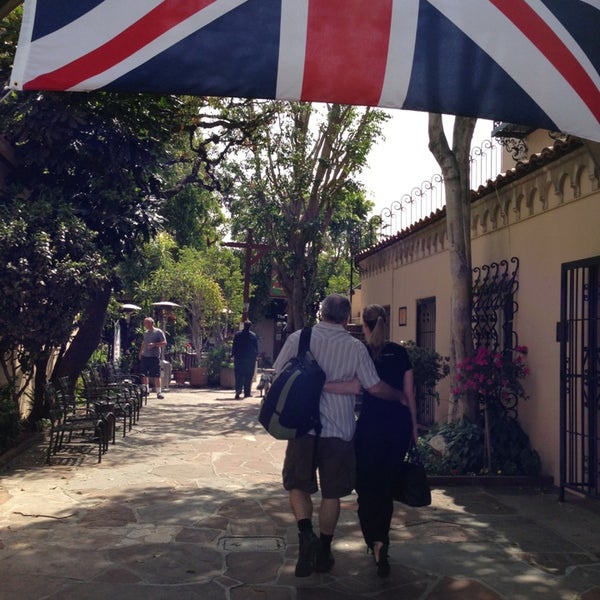 Foto tomada en The Cat &amp; Fiddle  por En Foco I. el 4/7/2013