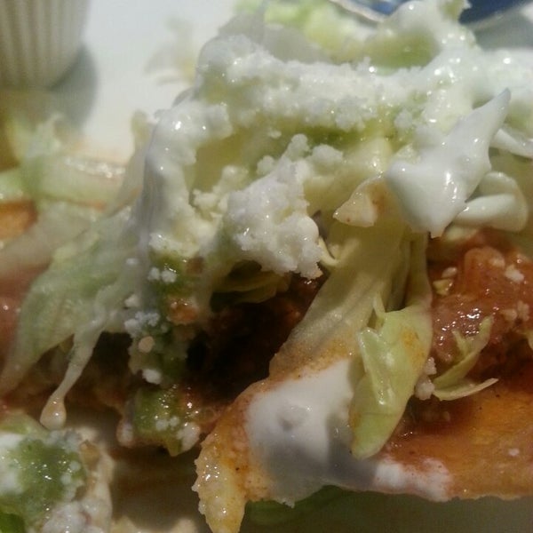 รูปภาพถ่ายที่ Trece Mexican Cuisine &amp; Tequila Bar โดย Josiah I. เมื่อ 4/2/2013