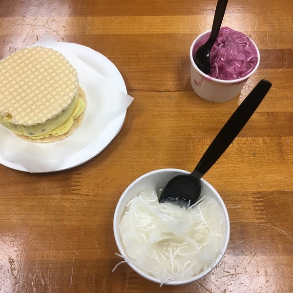Foto scattata a Mashti Malone Ice Cream da Nooshin S. il 12/30/2018