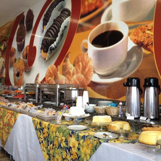 Deli & Cia Delicatéssen / Armazém em Salvador