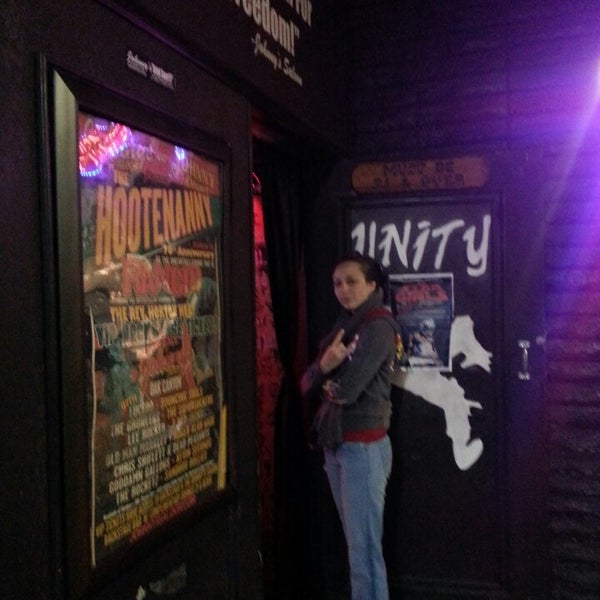 4/10/2013にFlorenceがJohnny&#39;s Saloonで撮った写真
