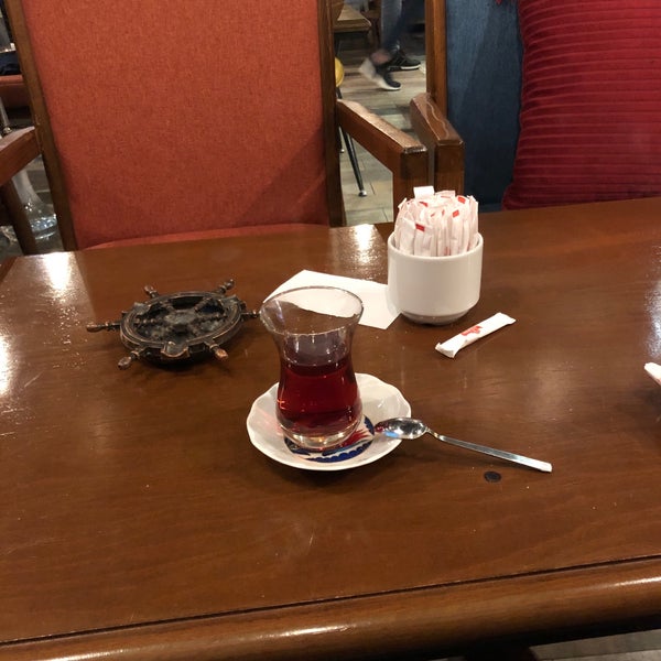 รูปภาพถ่ายที่ Asterya Cafe โดย Fathi İ. เมื่อ 11/17/2018