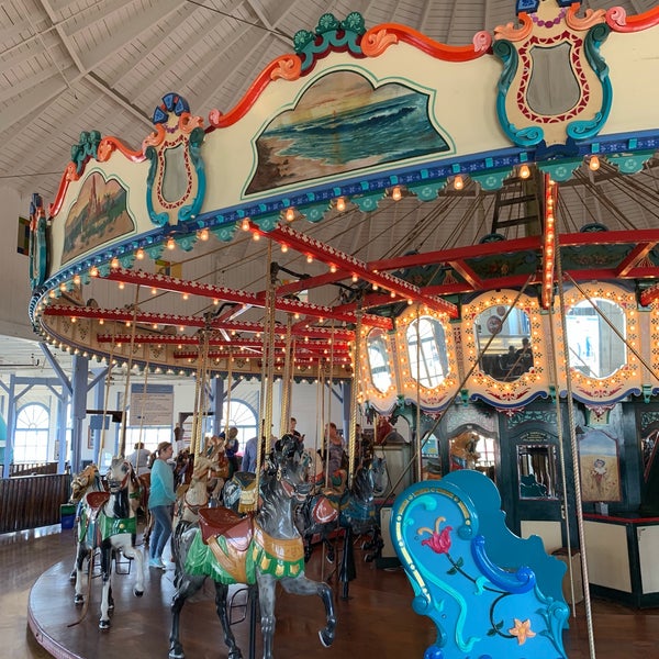 Foto tirada no(a) Santa Monica Pier Carousel por Martin B. em 5/3/2019