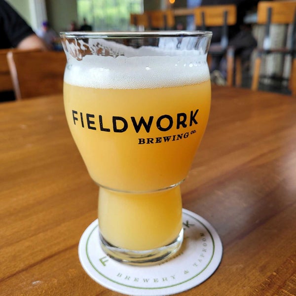 Photo taken at Fieldwork Brewing Company by Jason D. on 8/4/2022