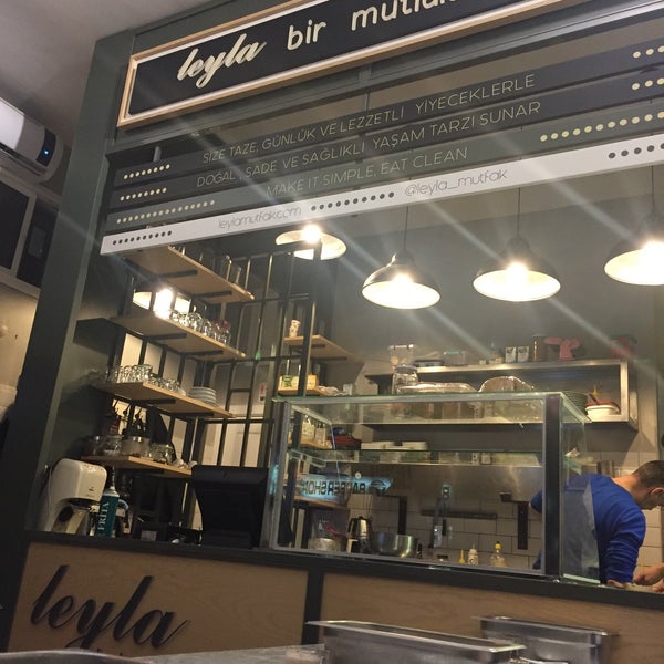 3/27/2017 tarihinde Ata A.ziyaretçi tarafından leyla lokanta&amp;cafe'de çekilen fotoğraf