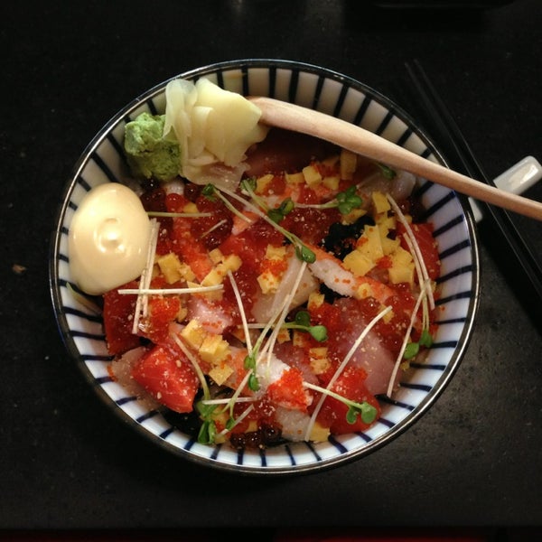 1/25/2013にNiñaがSea Monstr Sushiで撮った写真