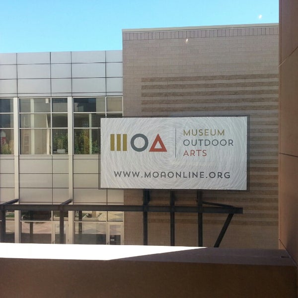 Foto diambil di MOA- Museum of Outdoor Arts oleh Karen W. pada 9/28/2013