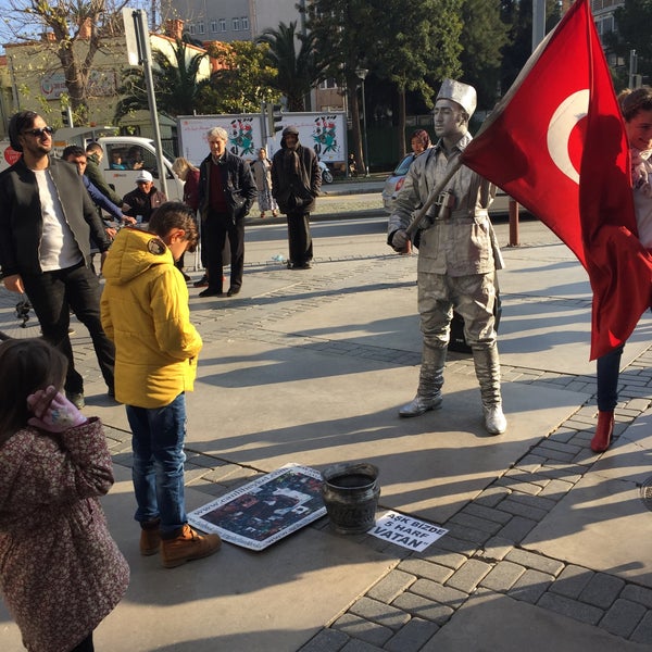 2/17/2018 tarihinde 𝓨𝓾𝓼𝓾𝓯 𝓚𝓪𝓻𝓪ziyaretçi tarafından Kıbrıs Şehitleri Caddesi'de çekilen fotoğraf