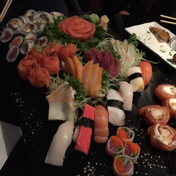 Das Foto wurde bei Hadouken Sushi Bar von Regis S. am 1/25/2015 aufgenommen