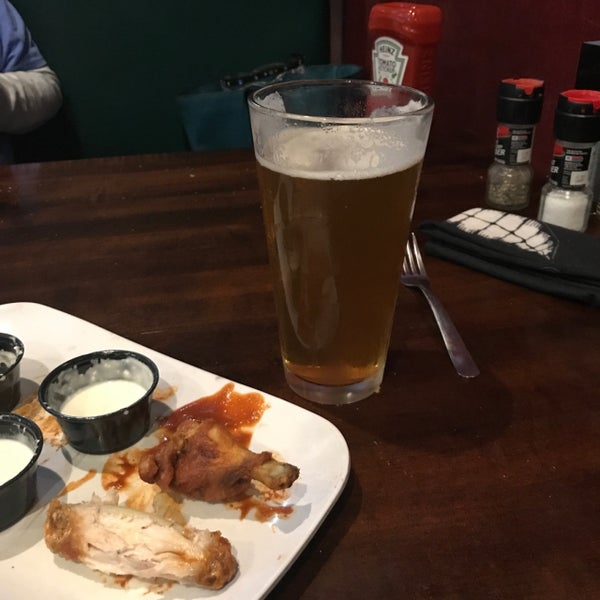 Photo taken at On Tap Sports Cafe - Riverchase Galleria by Paul on 7/12/2020