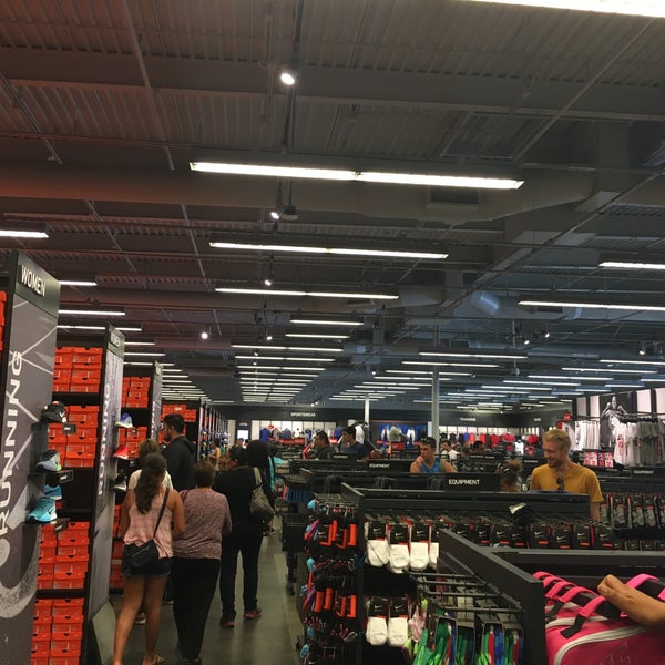 Photos at Nike Factory Store - International Gateway of The Americas - 20  tips from 3186 visitors