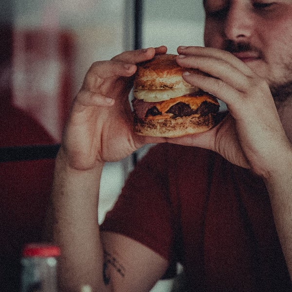 Foto tirada no(a) Fil Burger por Erman K. em 12/10/2021