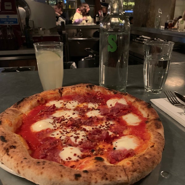 12/15/2018 tarihinde Marek H.ziyaretçi tarafından Pizza East'de çekilen fotoğraf