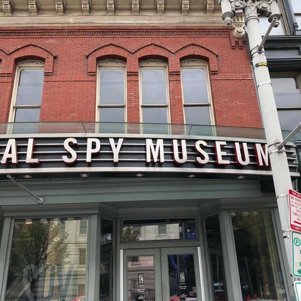 รูปภาพถ่ายที่ International Spy Museum โดย Marek H. เมื่อ 9/15/2018