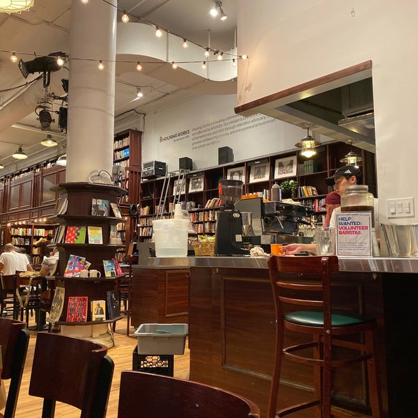 9/27/2019 tarihinde Marek H.ziyaretçi tarafından Housing Works Bookstore Cafe'de çekilen fotoğraf
