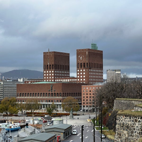 Foto diambil di Oslo rådhus oleh Marek H. pada 11/9/2022