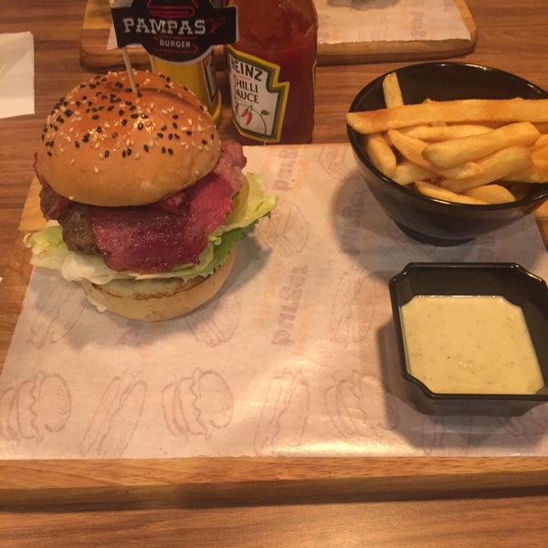 3/27/2016にMuiz M.がPampas Burgerで撮った写真
