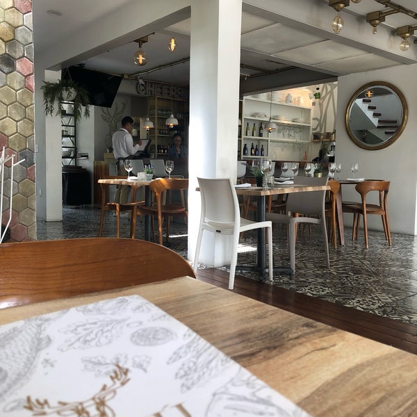 Foto diambil di Mayú Cocina Bar oleh Rafael pada 9/27/2018