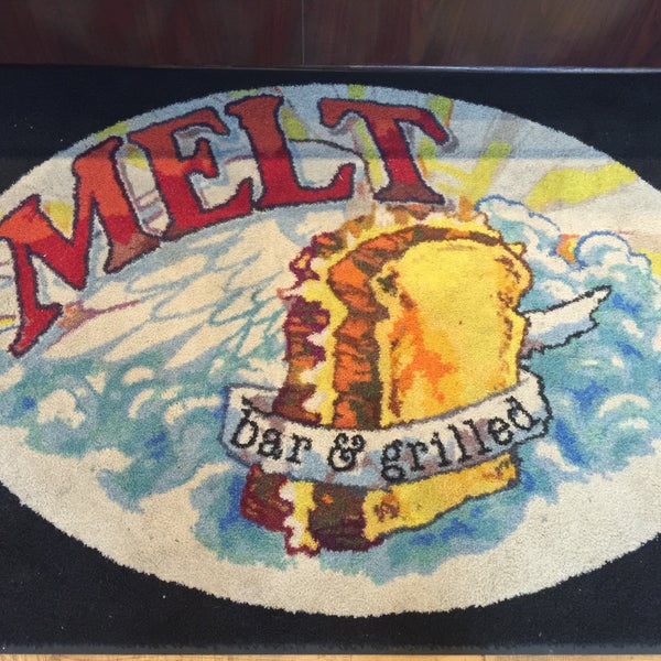 รูปภาพถ่ายที่ Melt Bar and Grilled โดย Paul M. เมื่อ 12/29/2015