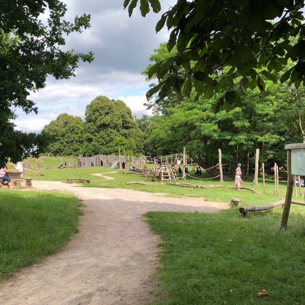 Farnham Park Park in Farnham