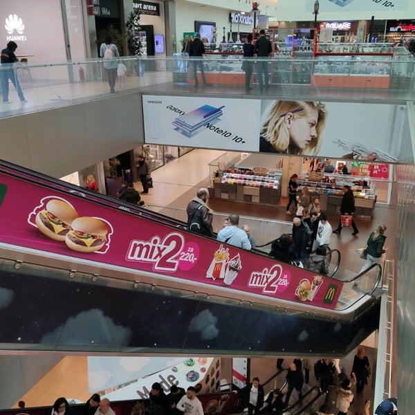 Foto diambil di Ušće Shopping Center oleh Tony☘️Dask🇬🇷 pada 3/7/2020