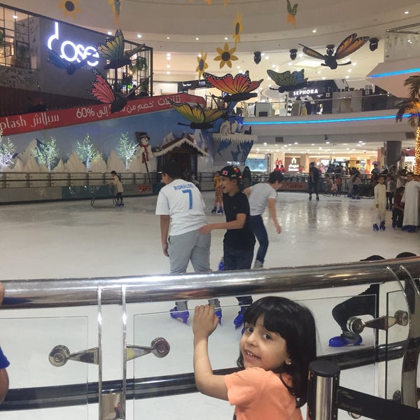 Foto scattata a Al Ain Mall da 3bdul7mid il 9/20/2019