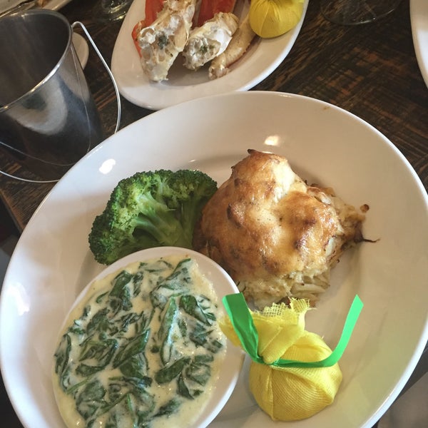 Photo taken at Captain James Landing - Restaurant and Crab House by Will M. on 10/16/2015