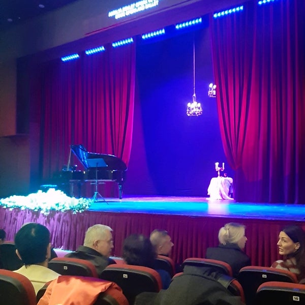 Снимок сделан в Antalya Devlet Opera ve Balesi пользователем Ayşe Y. 1/25/2020