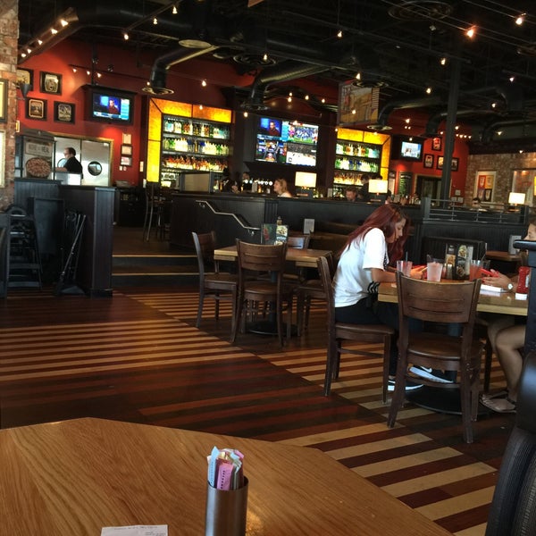 Photo taken at BJ&#39;s Restaurant &amp; Brewhouse by Richard E R. on 10/4/2016