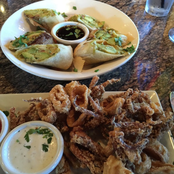 Photo taken at BJ&#39;s Restaurant &amp; Brewhouse by Richard E R. on 10/10/2015