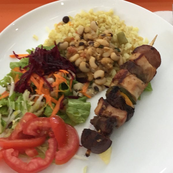 Something under the meals. Свинина диетические рецепты. Light meals. Человек с тарелкой еды. Боул с тофу и авокадо.