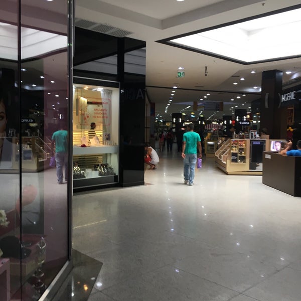 Photo taken at Shopping Pátio Belém by Camila F. on 5/21/2018