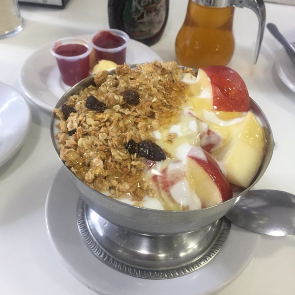 The cappuccinos are good and the yoghurt with granola and fruit is fresh and tasty!
