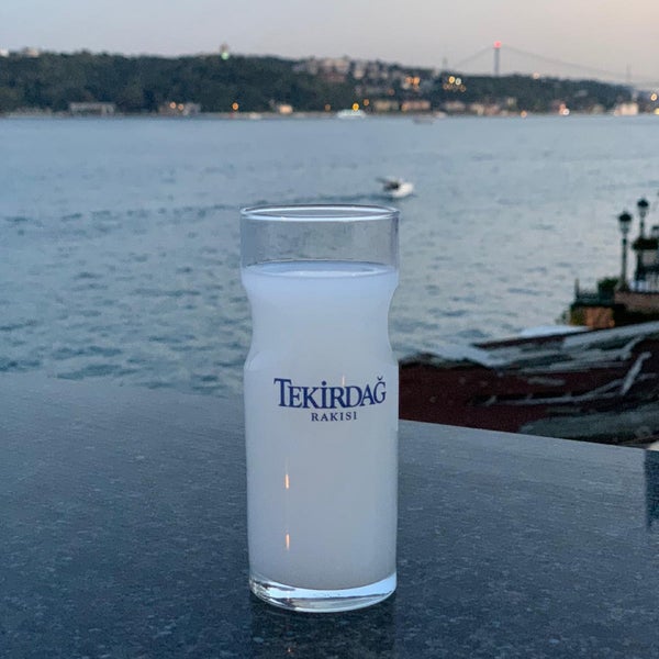 Das Foto wurde bei İskele Restaurant von Bülent S. am 9/23/2020 aufgenommen