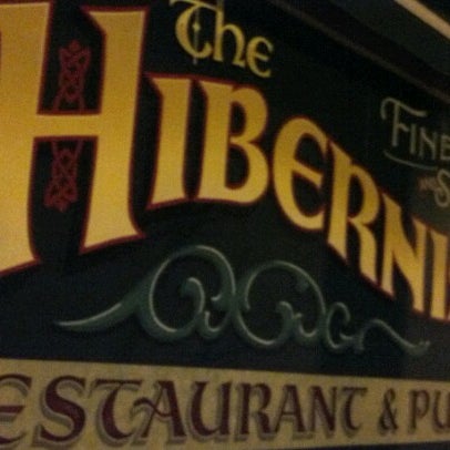 รูปภาพถ่ายที่ Hibernian Pub โดย Jeff A. เมื่อ 1/7/2013