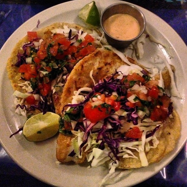 Снимок сделан в El Comal Mexican Restaurant пользователем kenyatta c. 7/19/2013
