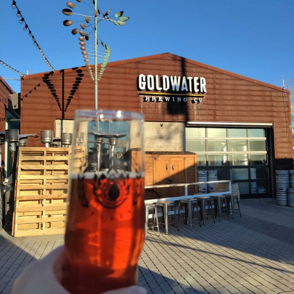 2/11/2022 tarihinde Rhyannziyaretçi tarafından Goldwater Brewing Co.'de çekilen fotoğraf