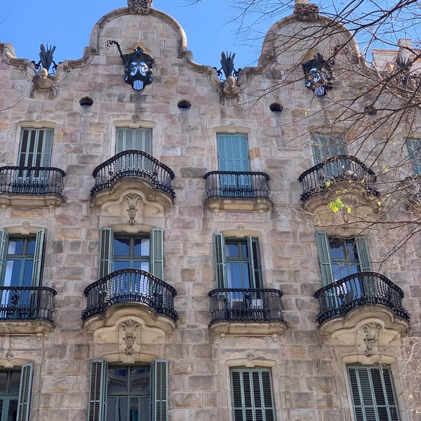 Casa Calvet La Dreta De L Eixample Barcelona Cataluna
