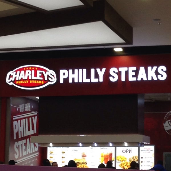 Foto tirada no(a) Charleys Philly Steaks por Алексей Е. em 1/24/2015