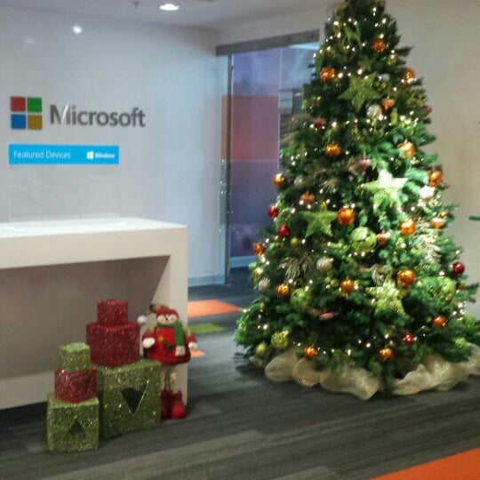 Photo taken at Microsoft Perú by Alex R. on 12/22/2015