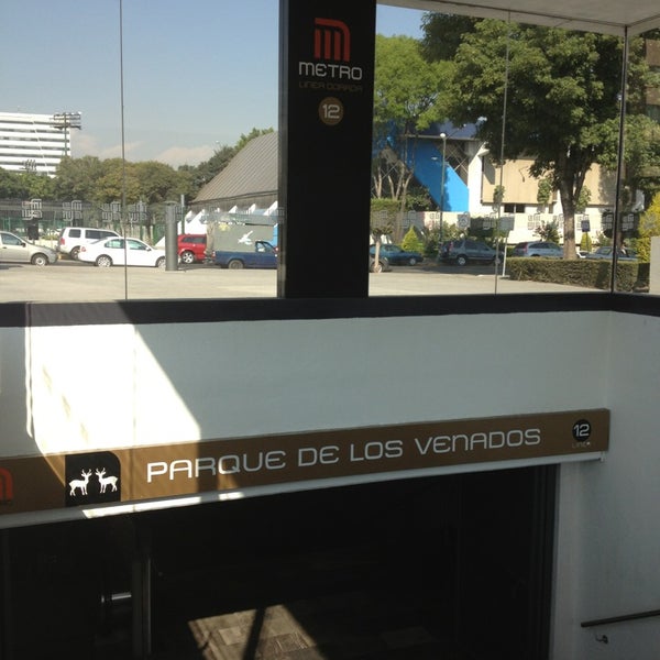 Fotos en Metro Parque De Los Venados (Línea 12) 6 tips de 856 visitantes