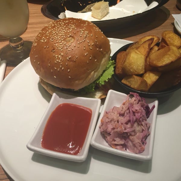 Reasonably priced and great service, especially handy when staying at the Hilton. Great cocktails and burger.