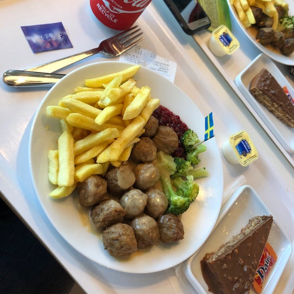 Photo prise au IKEA Restaurant par Anke P. le10/24/2019
